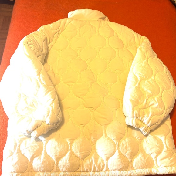 Grip & Co (sold by Simons) oversized white wavy topstitching quilted coat NWT - Picture 13 of 13